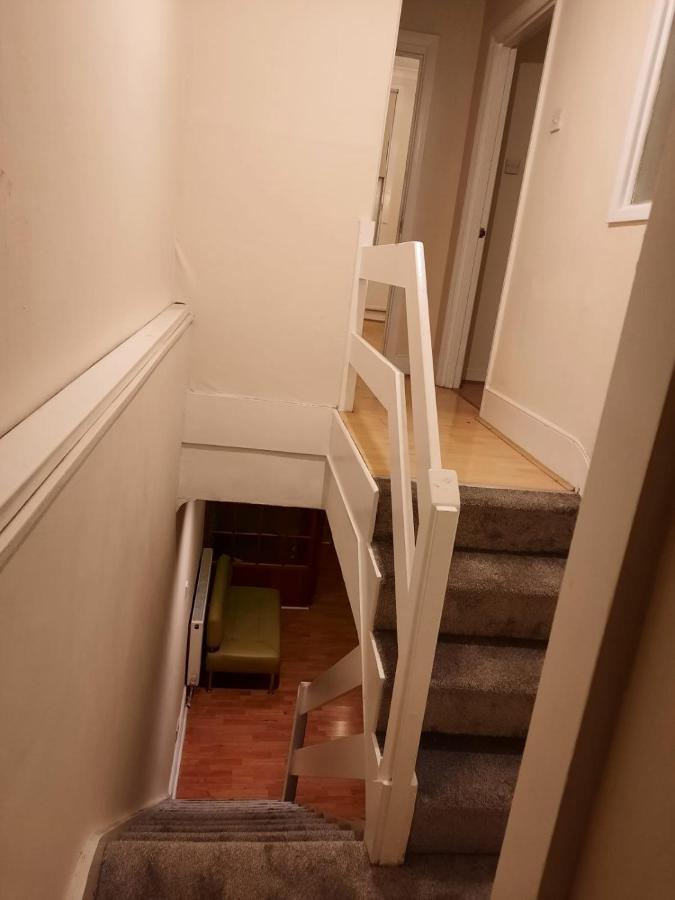 Relevant Properties Welling 외부 사진